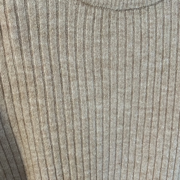 H&M Beige Oversized Rib Knit Sweater Size XXL - Picture 2 of 3